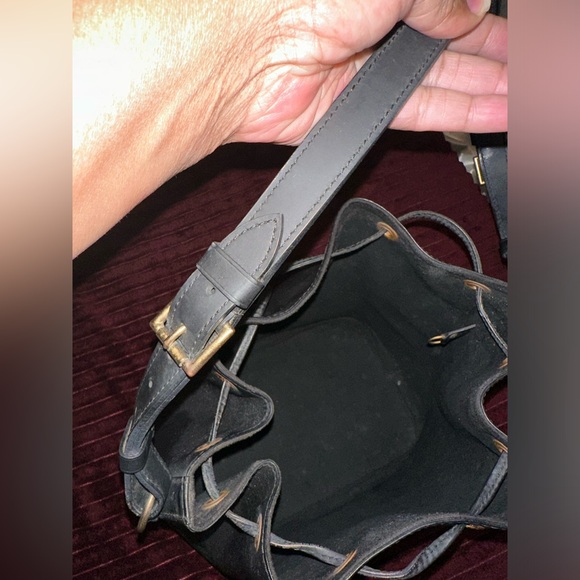 Louis Vuitton Epi Noe Bucket Bag - Picture 16 of 17